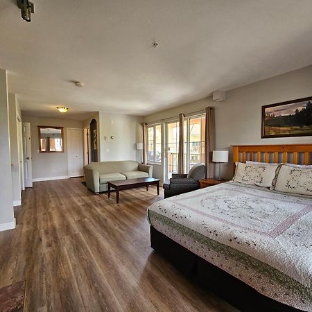 קלונה Borgata Lodge Resort מראה חיצוני תמונה