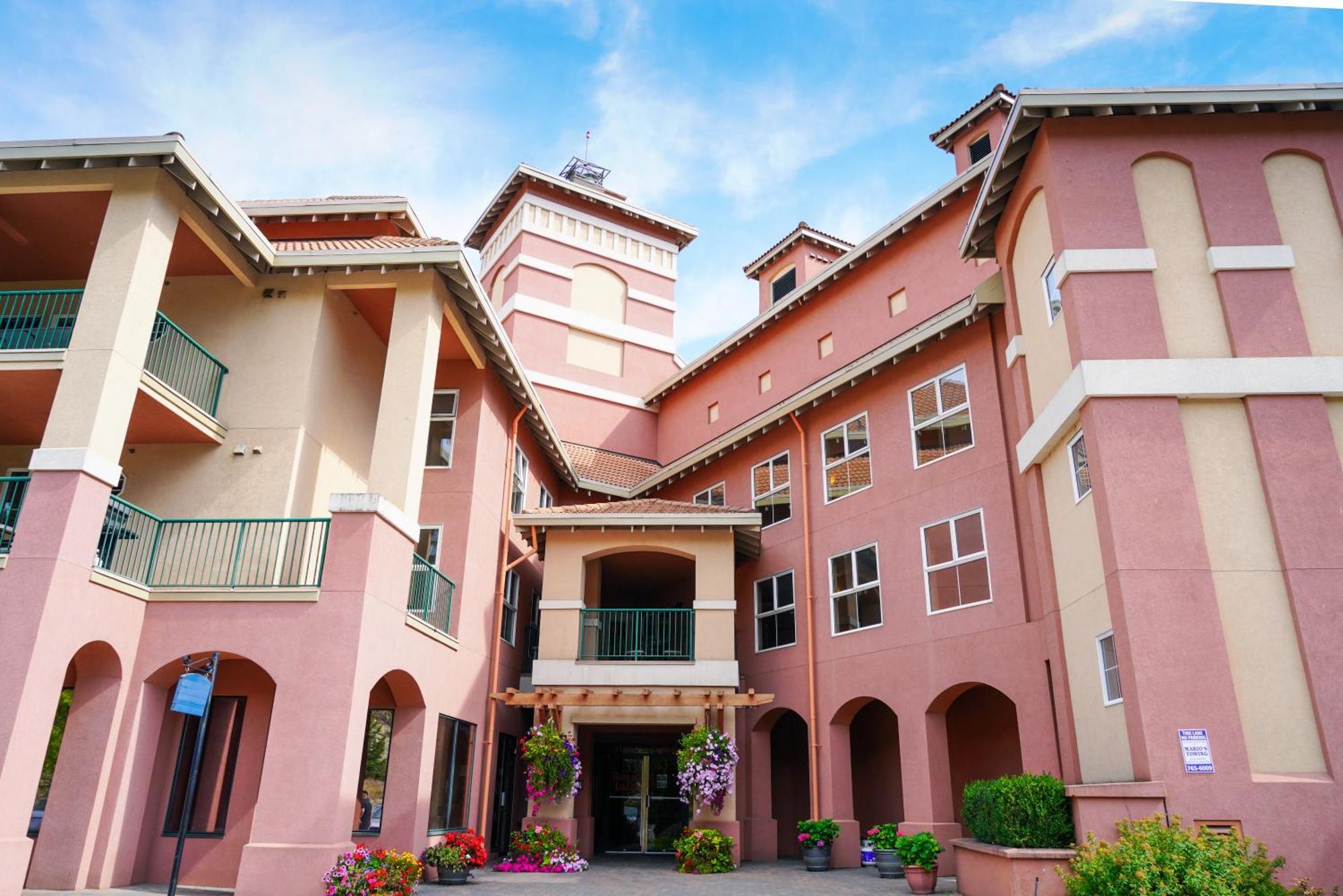קלונה Borgata Lodge Resort מראה חיצוני תמונה