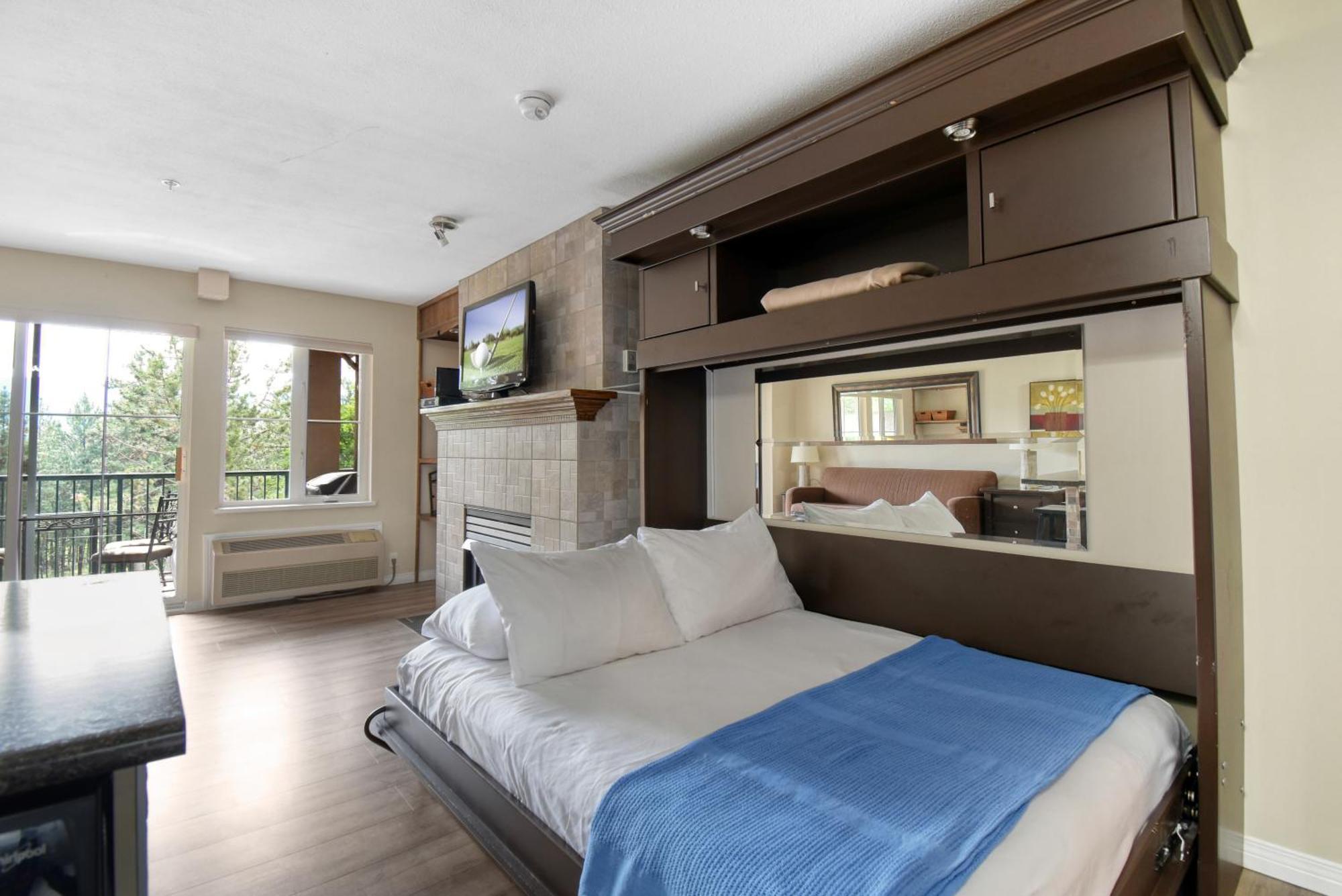 קלונה Borgata Lodge Resort מראה חיצוני תמונה